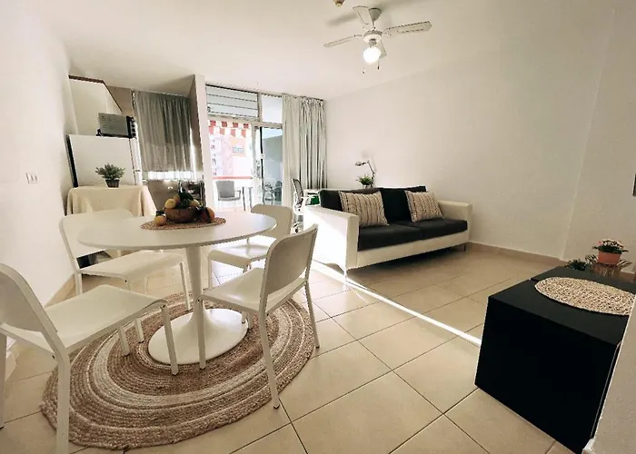 Vanilla Milkshake Apartment